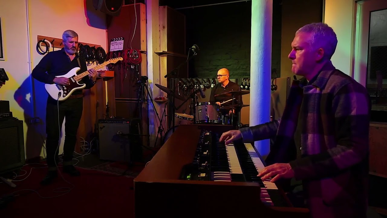Northern Star Organ Trio - Bus Ride (Reuben Wilson)