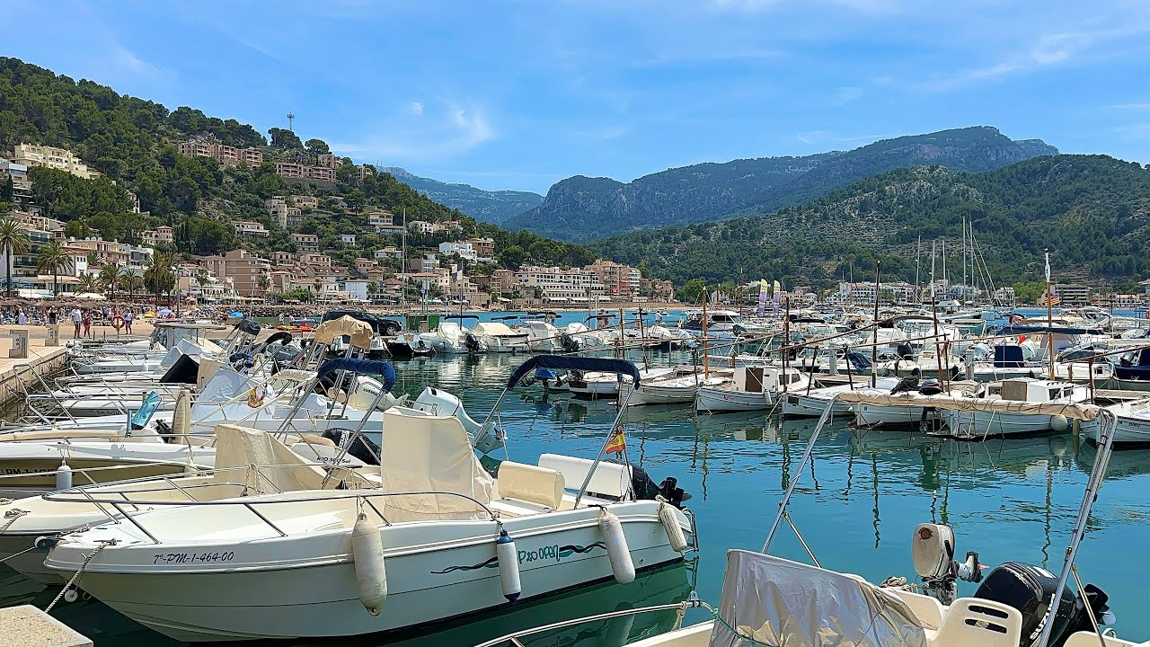 Port de Sóller, Village and Port in Mallorca, Spain 