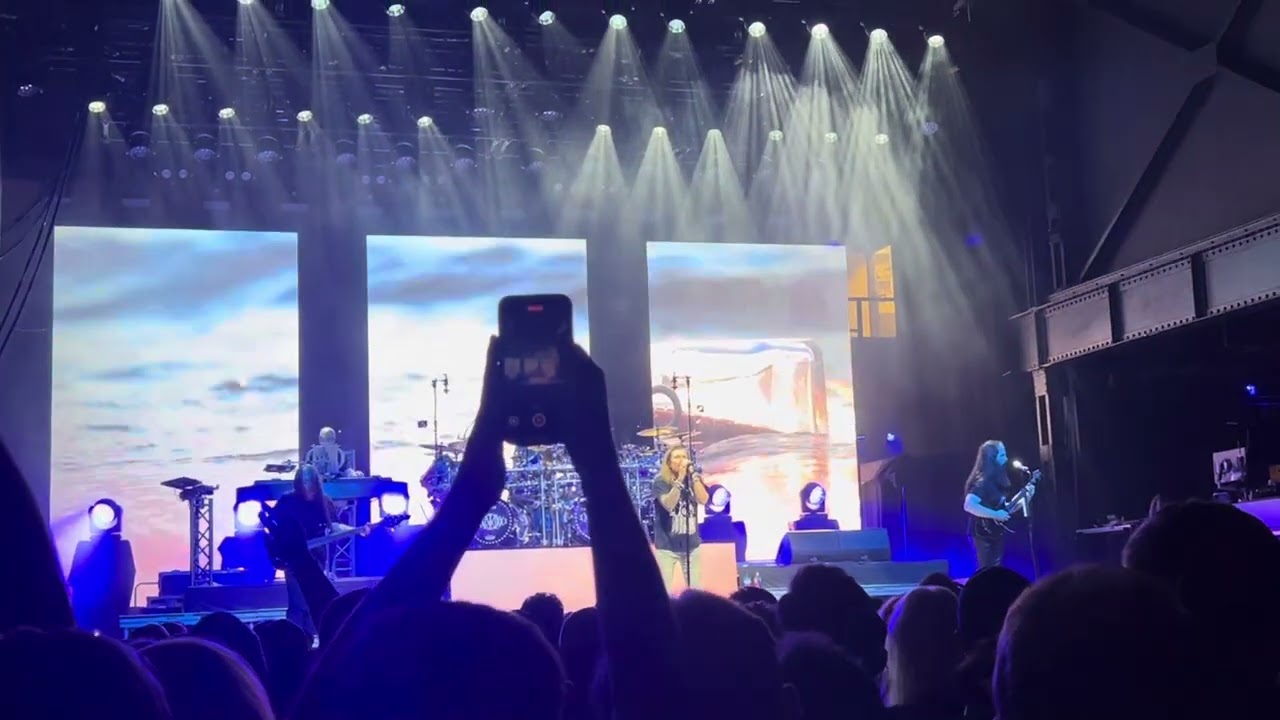 Dream Theater - a very long version of Hollow Years live @ Palladium, Cologne