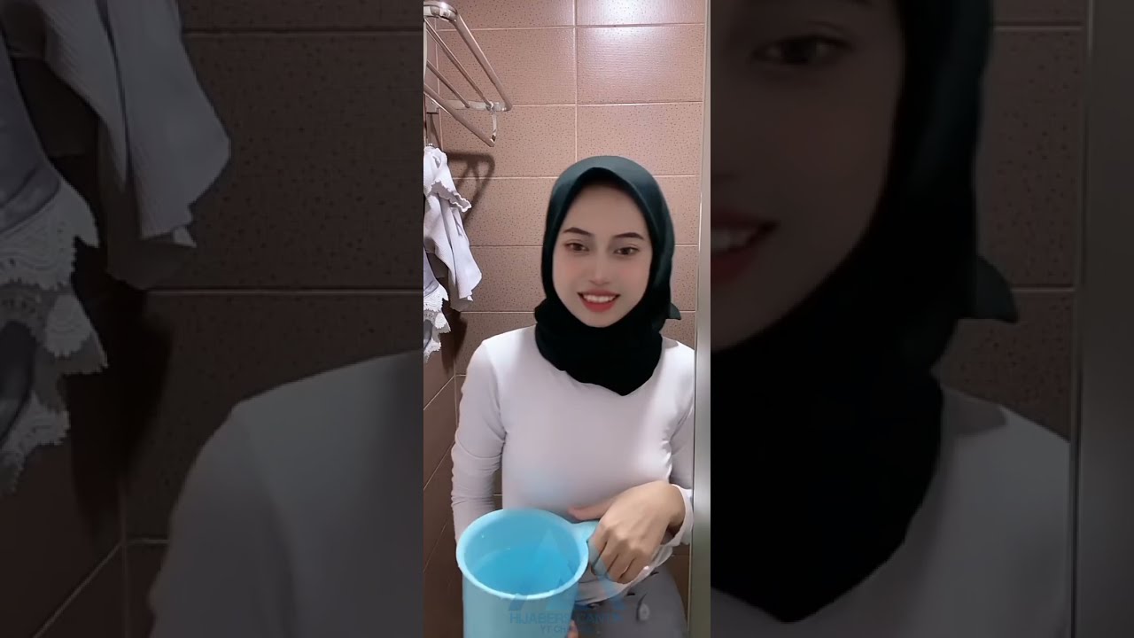 Live hijab cantik halu