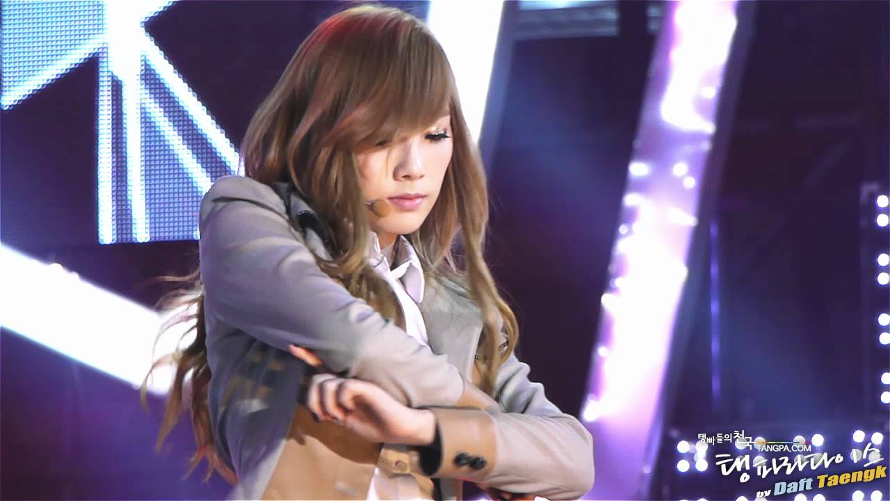 2011/11/06 사랑 나눔 콘서트 태연 - The Boys 직캠 by DaftTaengk