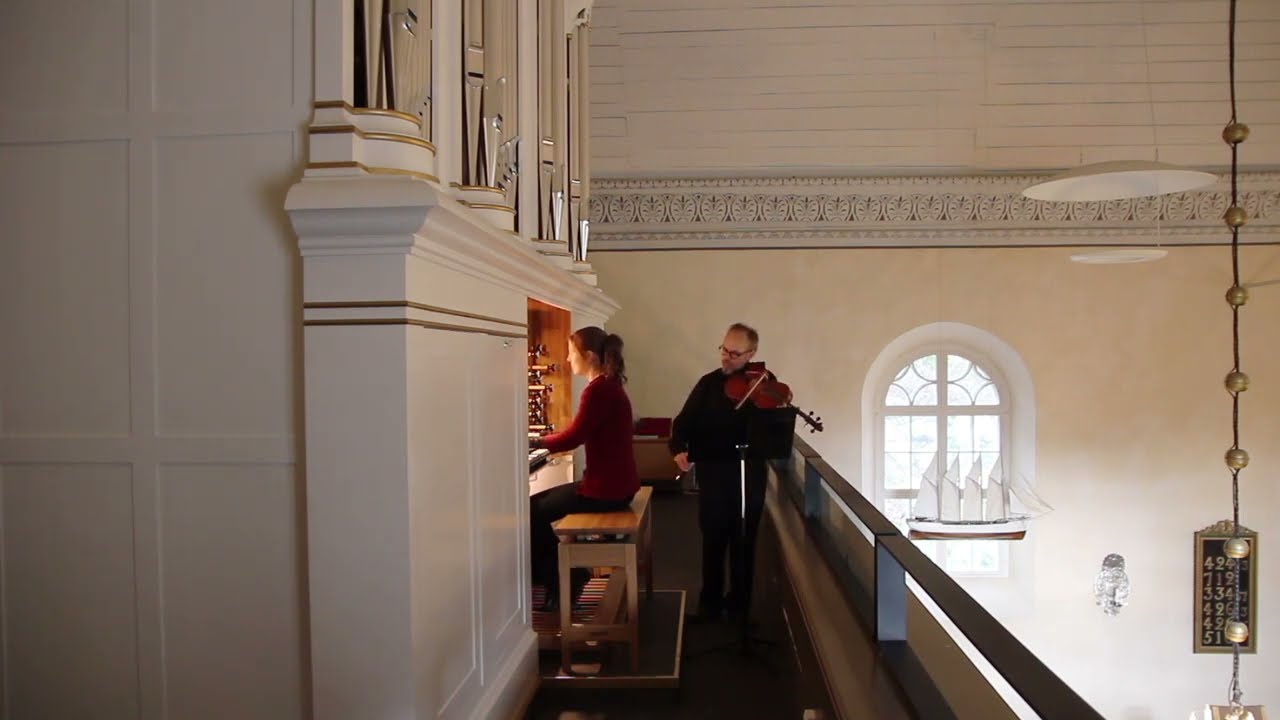 Heinillä härkien kaukalon