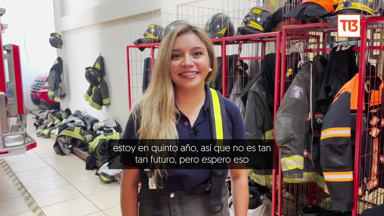 ¿Cómo es ser mujer bombera? La historia de Francisca Espinoza