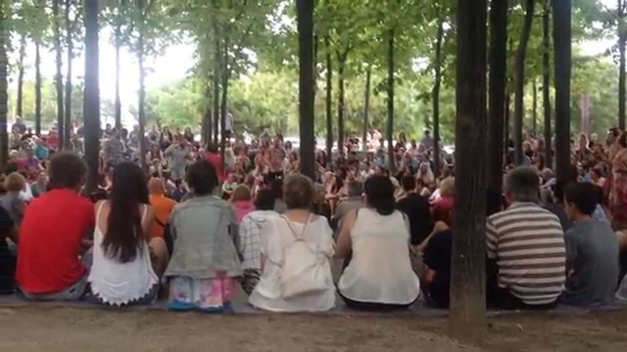 Unusual Thing to Do in Barcelona: Shakespeare Theatre in Barcelona Park