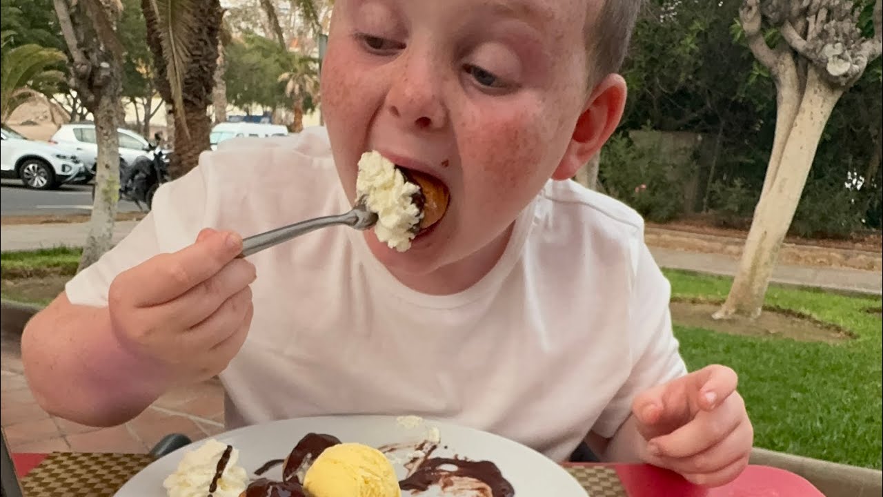 MACK VERSUS FOOD! 