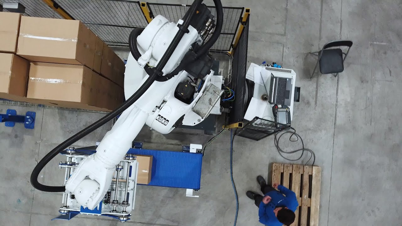 Quick and easy box palletising robot - higher pallets and space saving