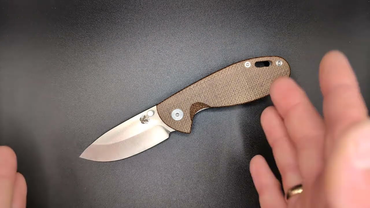 Запонка от Esee