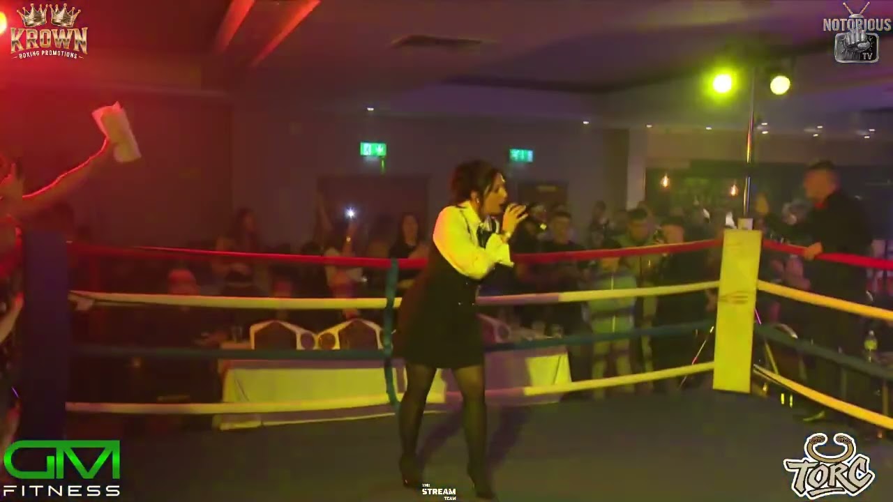 Перерыв в боксерском поединке Krown. Джоди Джи и Дида.