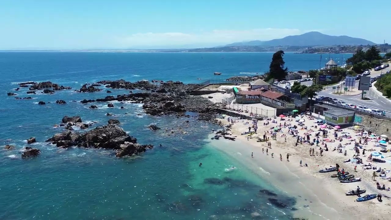 Roca oceanica-playa los Lilenes / con con Chile