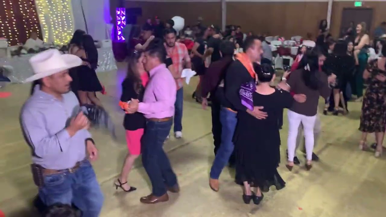 Boda de Hugo y Cuni norteñas con Súper Sonido Re 86