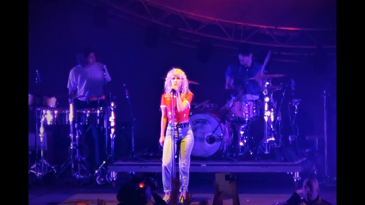 Paramore - Pool at Cardiff Motorpoint Arena - Tour Three  - 11th January 2018