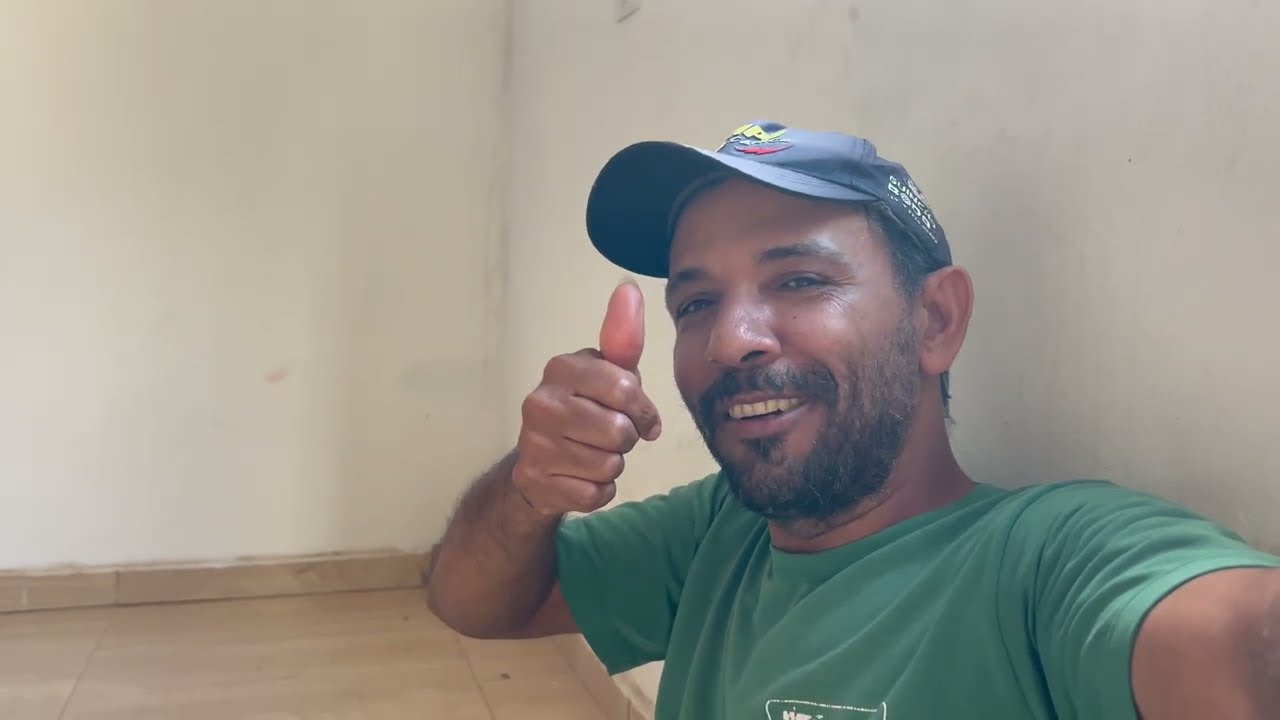 Pela primeira vez os coleirinha vai comer semente verde será se eles vai gosta.