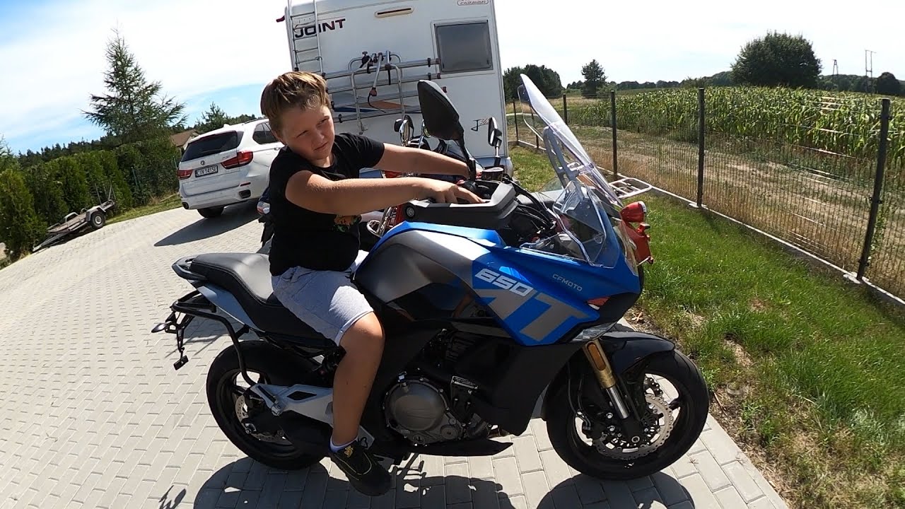 TESTUJE ADV 650 CF MOTO