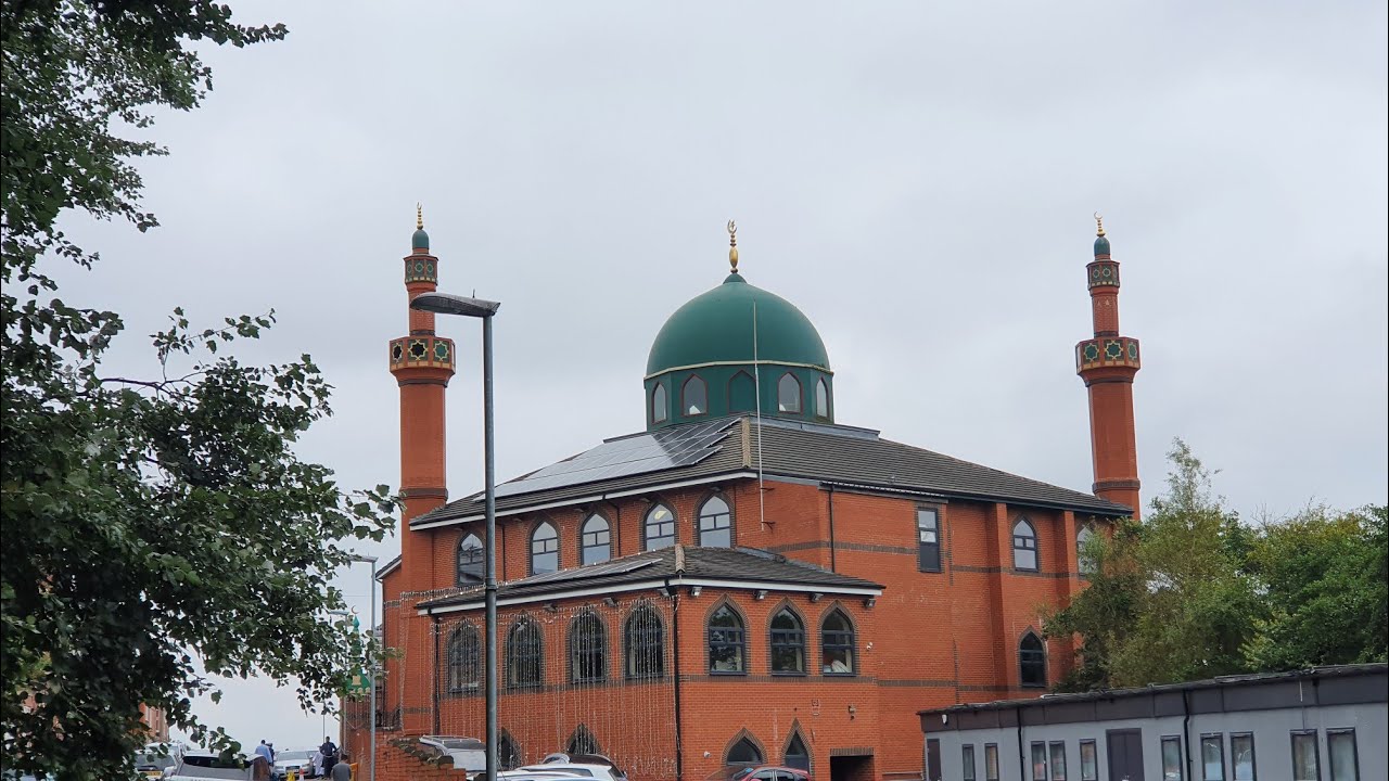 Today's taraweeh by Qari Islam Din and Mufti Saeed Ahmed Mujaddidi at Greengate Masjid Oldham