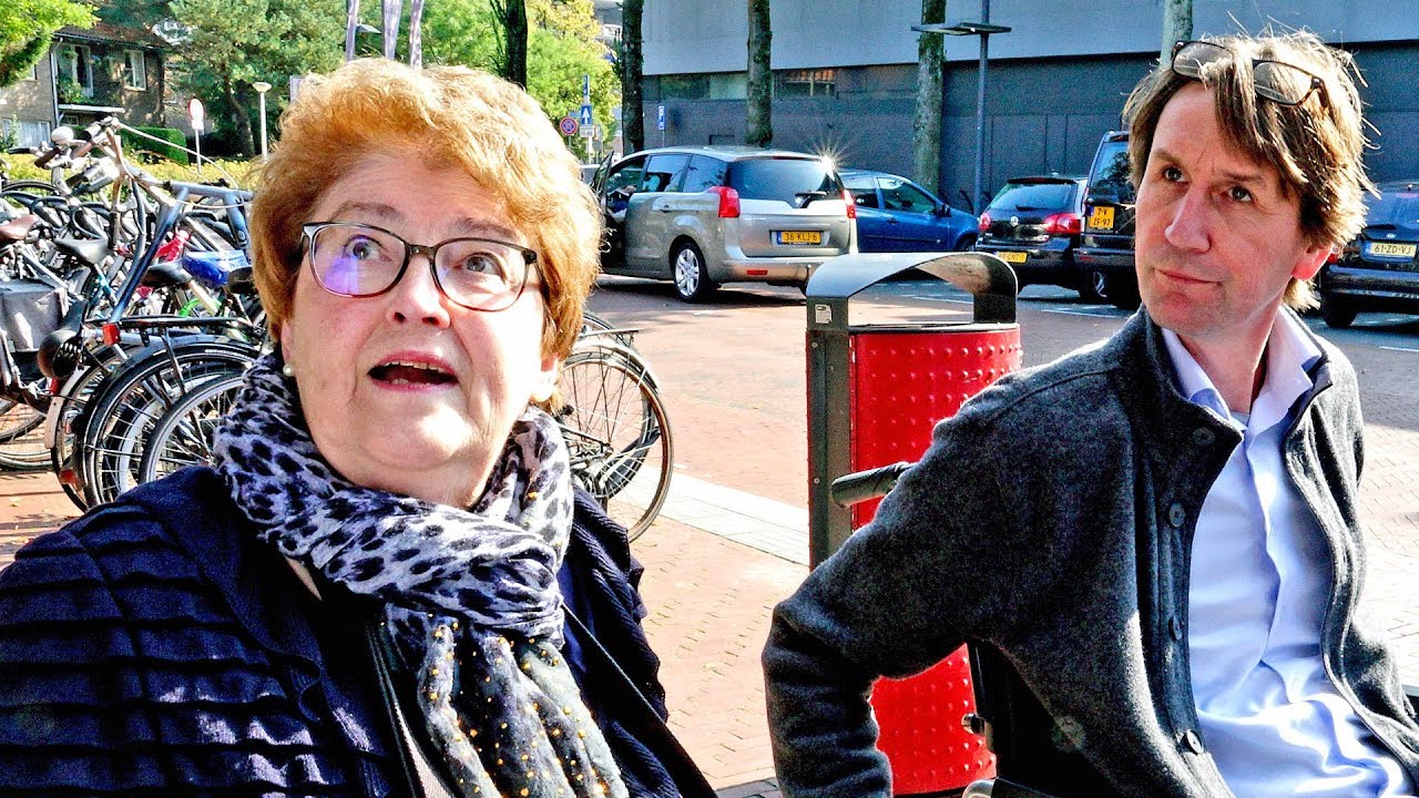 2017 Met een rolstoel door Stadshart Amstelveen