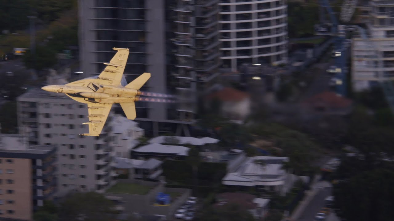 Riverfire 2022 - Super Hornet flyby from the 51st floor