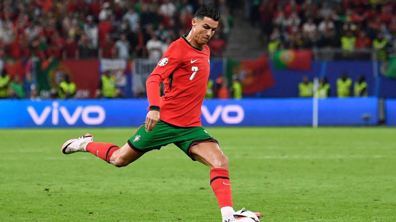 Cristiano Ronaldo Free Kick Goals That Defied Physics 🚀⚽