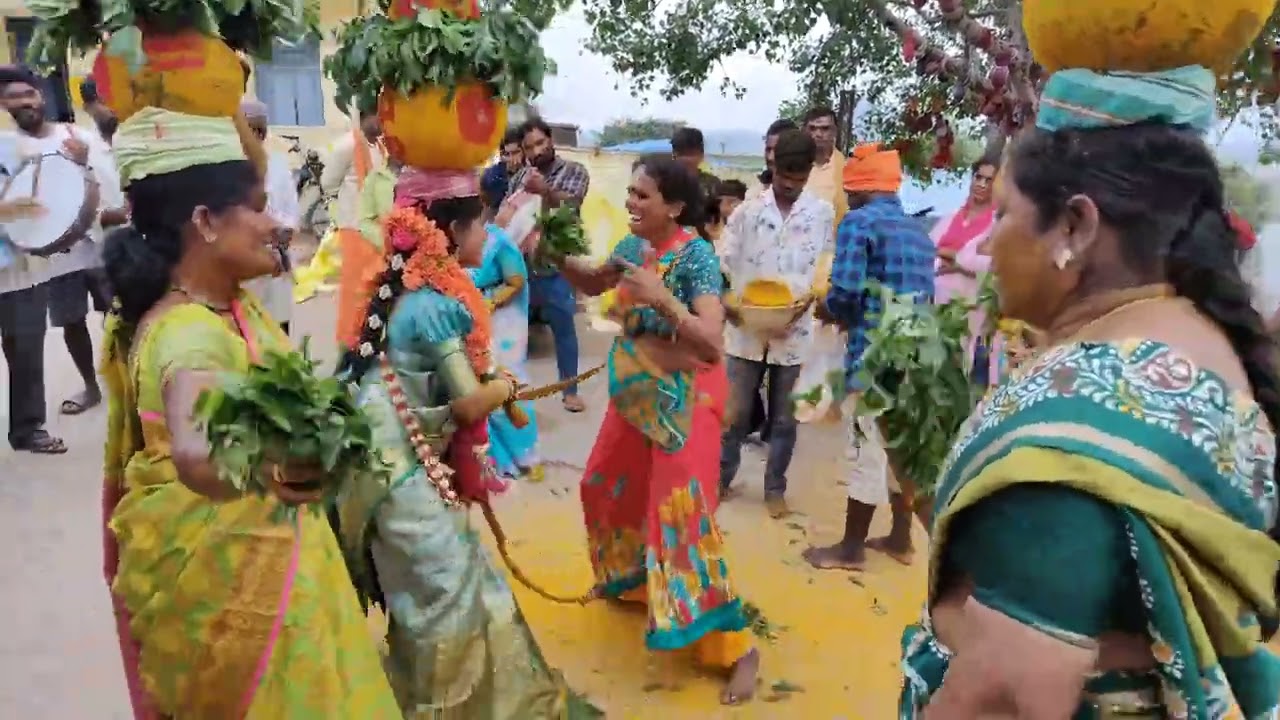 cheruvugattu yellamma bonam || Sri parvathi jadala ramalingeshwara swamy cheruvugattu 🙏🛕