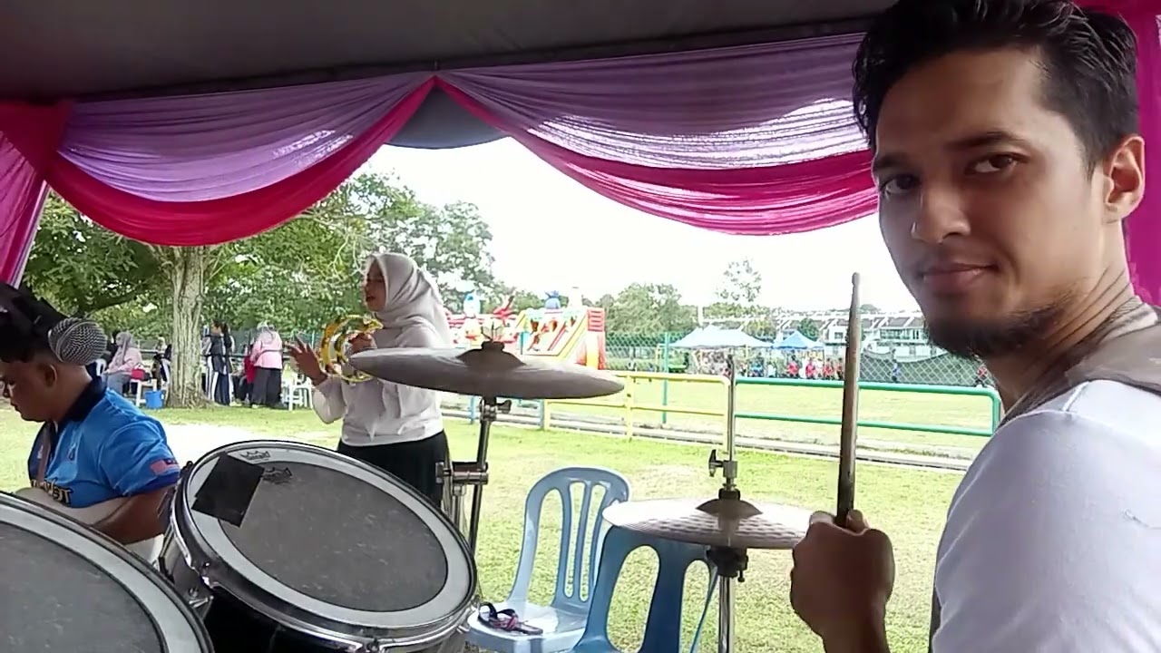 Cintaku 100% Persen By Xtra Band 