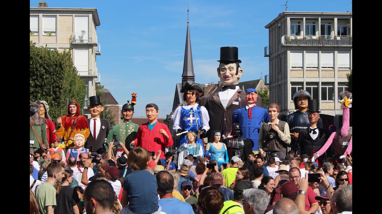 DOUAI | PARADE DES GÉANTS D'ICI ET D'AILLEURS