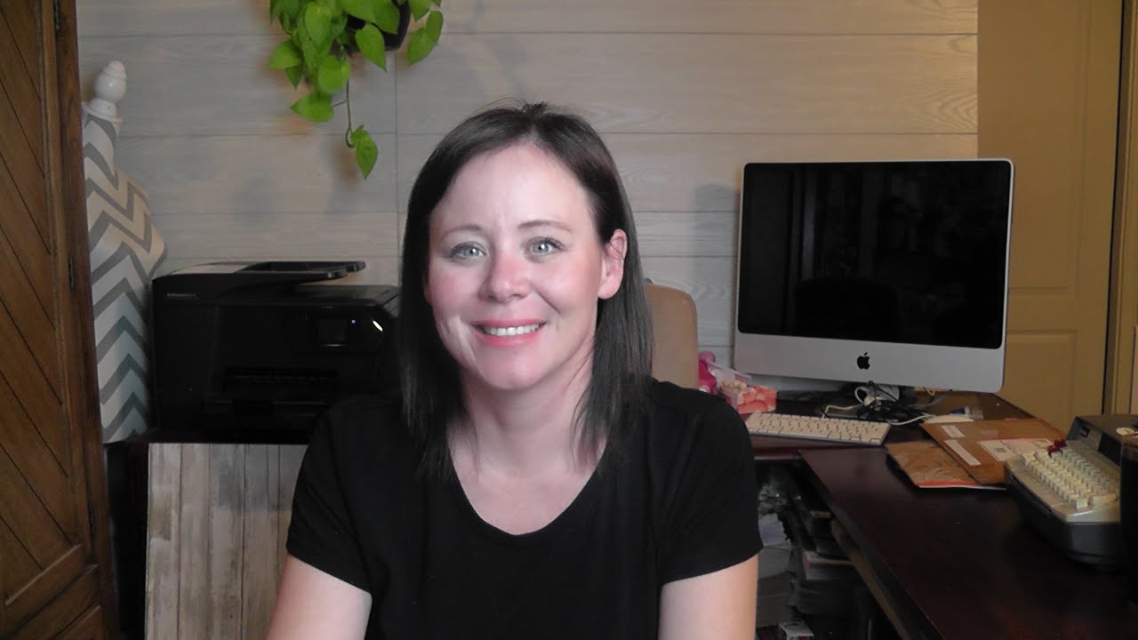 Featured Artist: Amy Riley