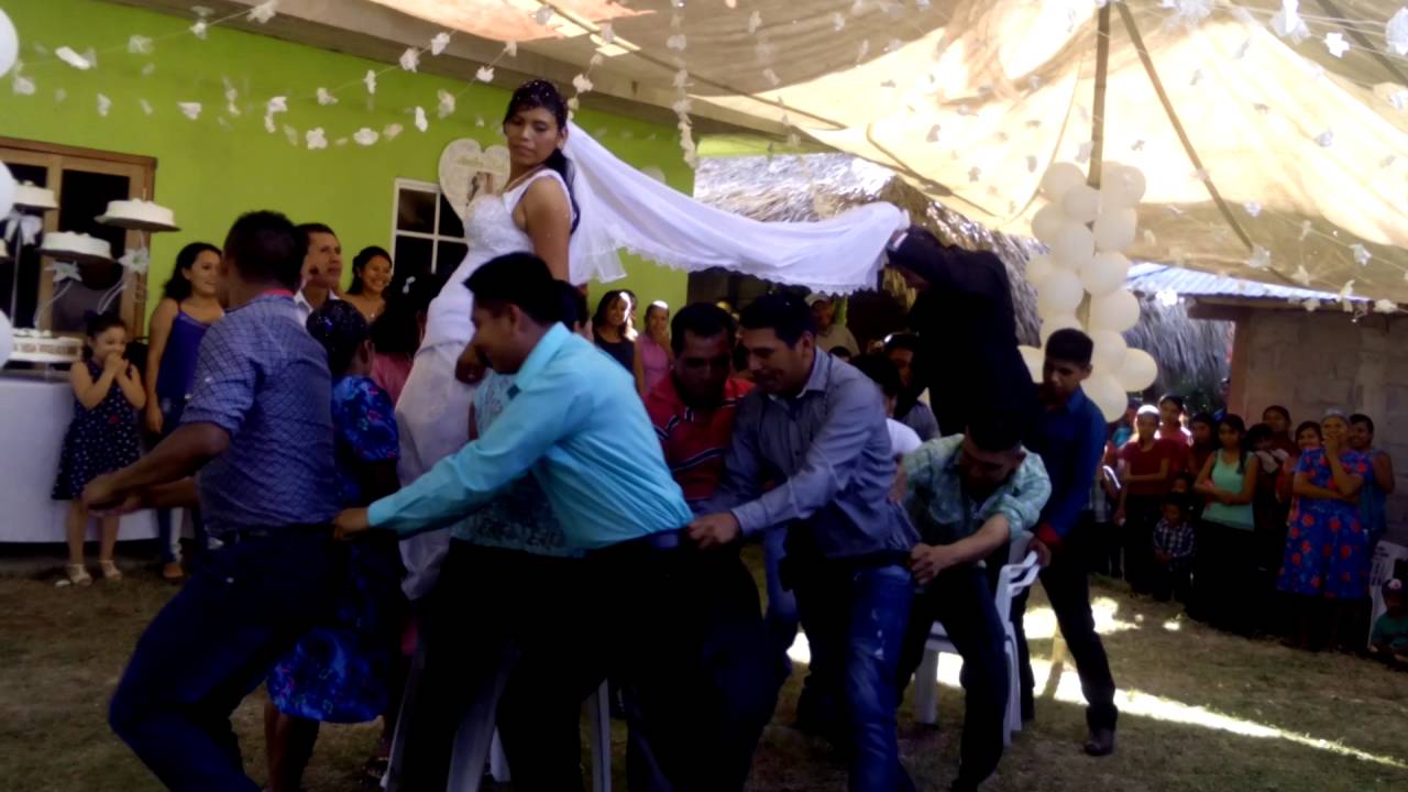 Grupo Distinto musical la vibora de la mar en la boda de Irene y Rogelio en palo de rosa el 30/7/16