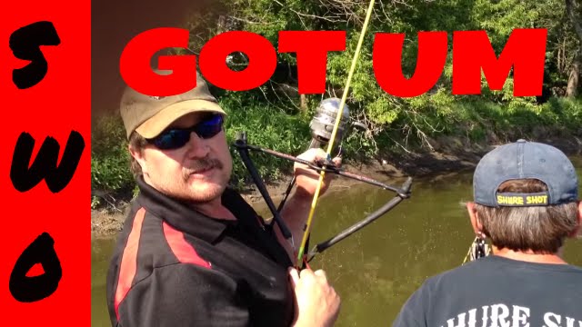 Bowfishing Grass carp with the Magnum Bowfisher Slingbow
