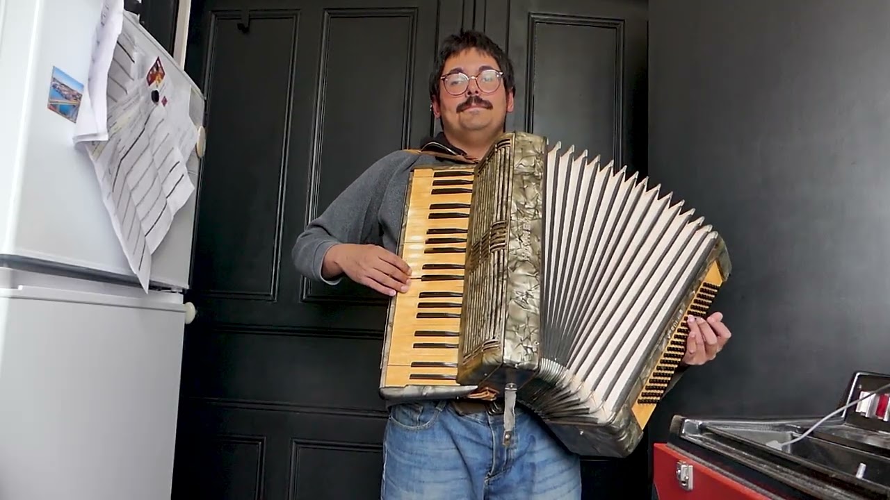 La Foule accordion cover by Mispi