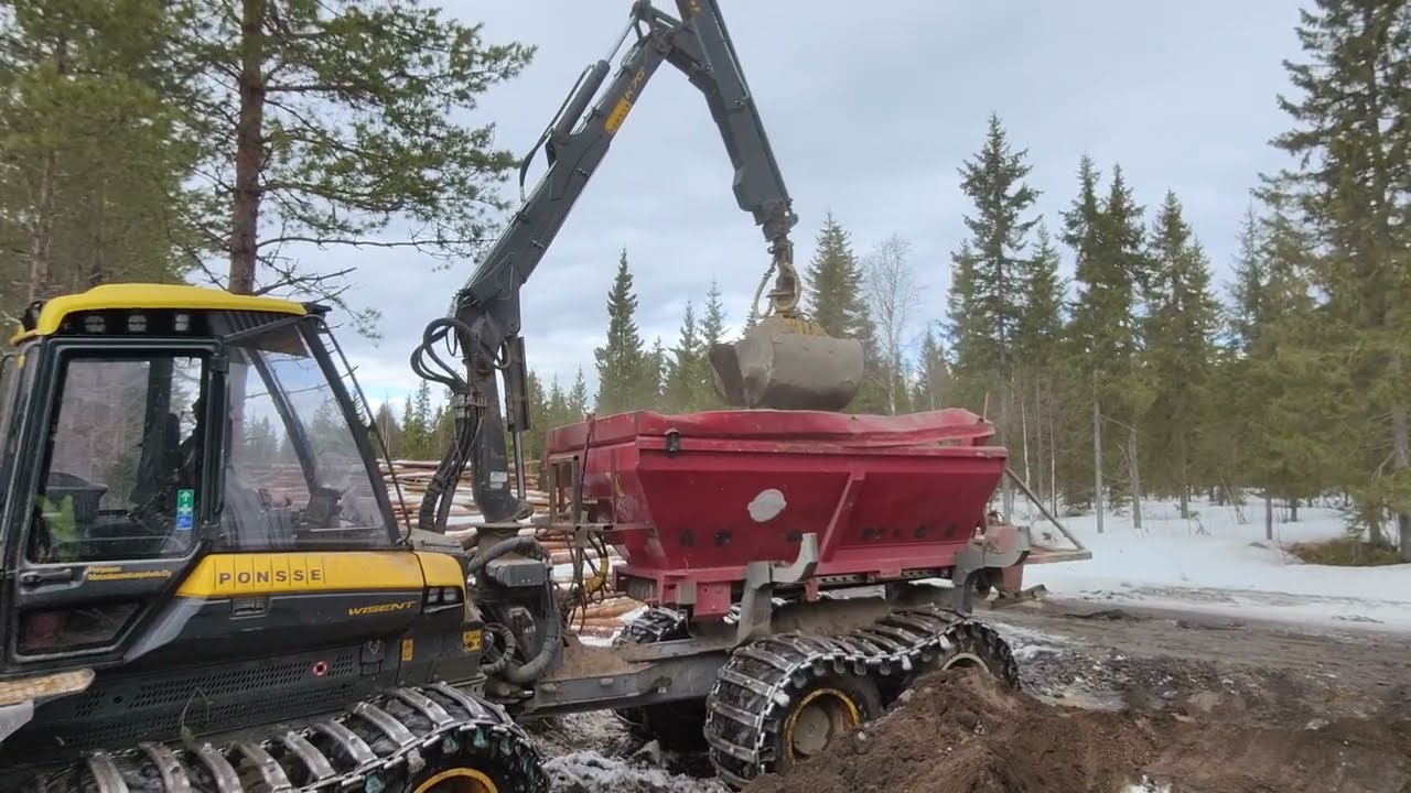 Tuhkalannoitus pistää vauhtia metsän kasvulle – Vaaran Metsä Oy