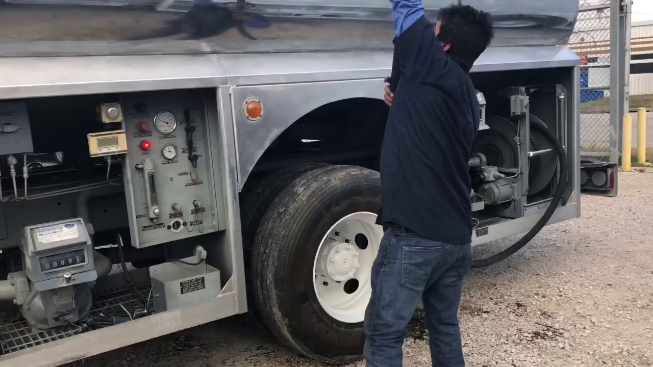 Unit 512 - 5,000 gallon Jet A Fuel Truck. Operational Video HD