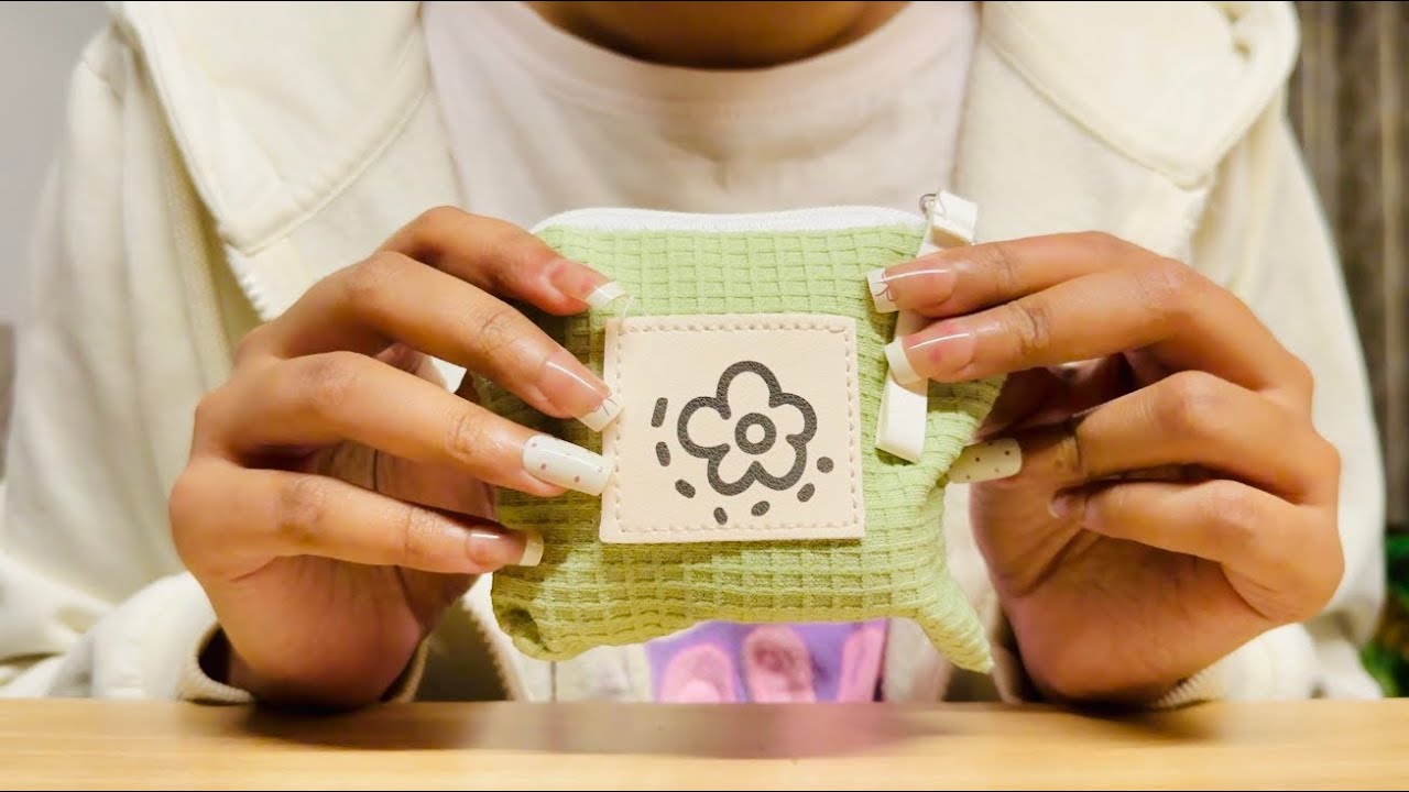 ASMR What’s in my tiny purse 👜 