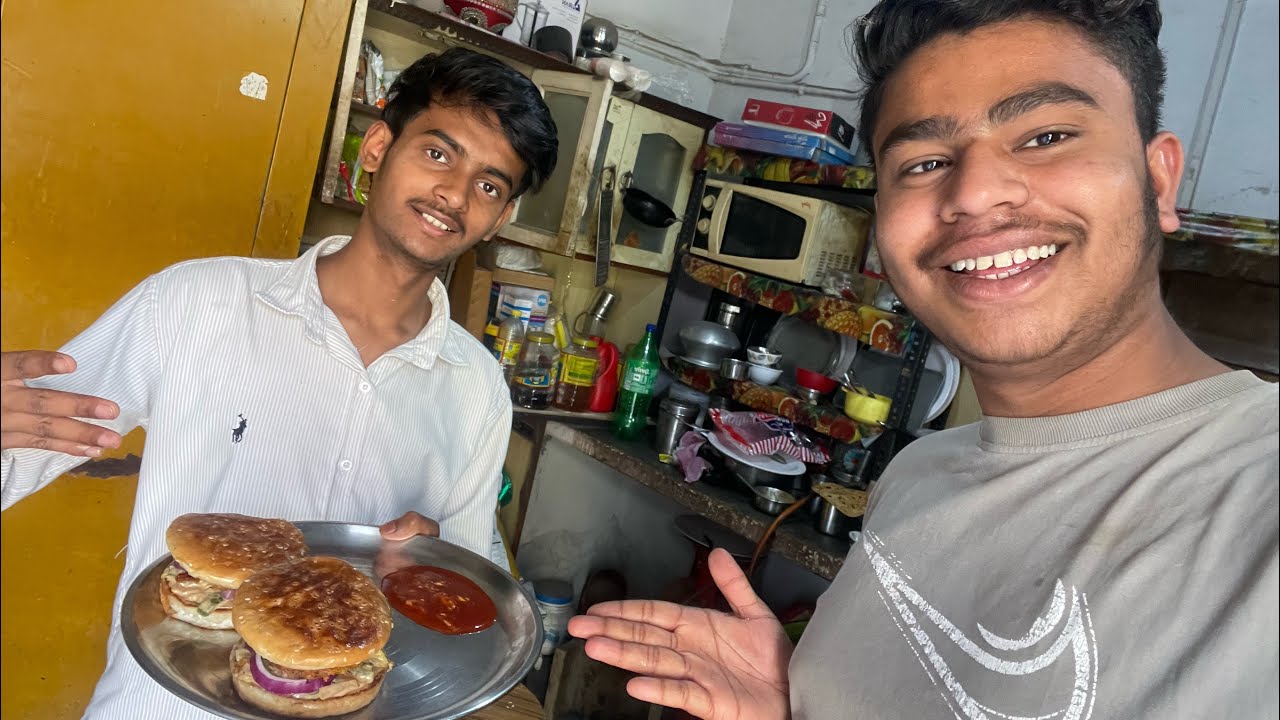 Aaj hamne banaya Buger 🍔😄