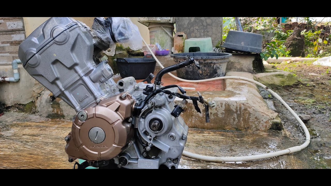 PROSES TURUN MESIN CBR 150 BAGIAN 1