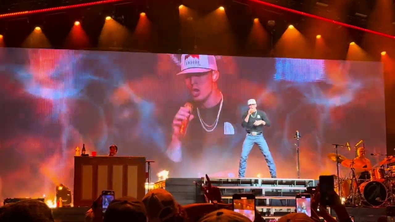Parker McCollum: Burn It Down (live) - 6/8/24 @ Michigan Lottery Amphitheatre (Sterling Heights, MI)