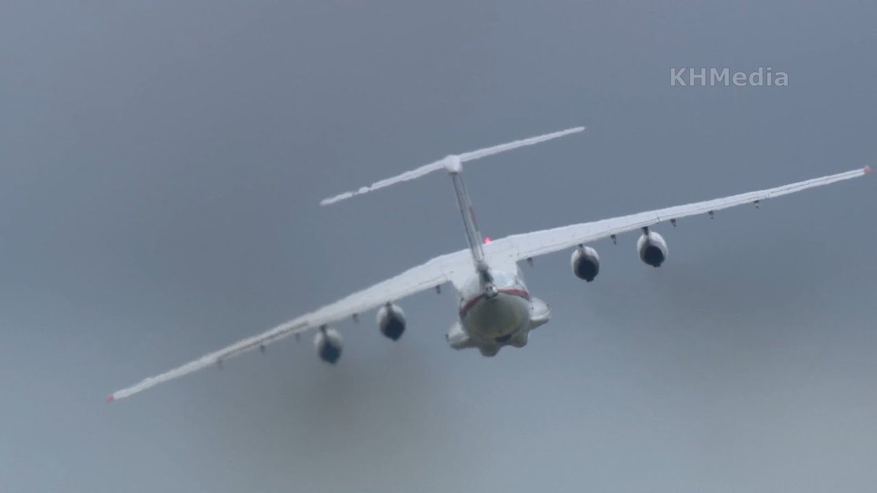 Ил-76МД белорусский на взлёте. Красиво убрал закрылки и отход левым разворотом EW-005DE