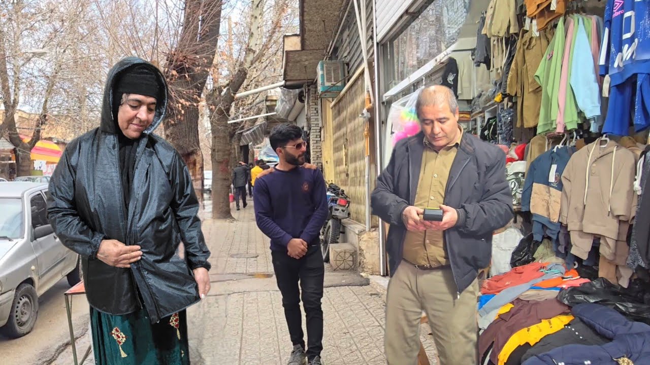 Grandma's shopping was accompanied by a storm: a glorious presence on the rainy streets