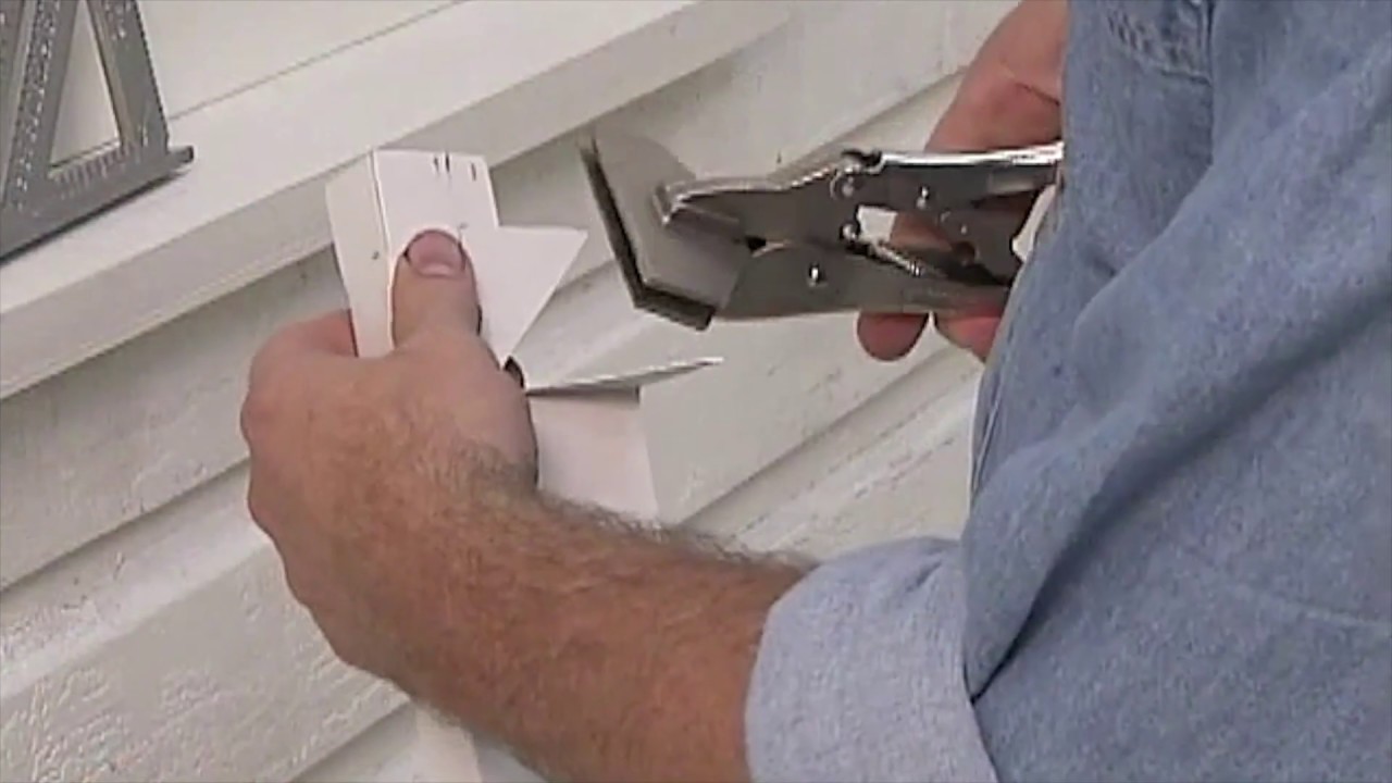 Vinyl Siding Installation - Preparing Windows and Install Accessories - 2018
