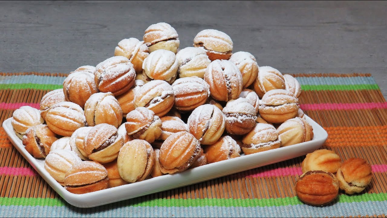 Nuci Umplute cu Crema de Cacao