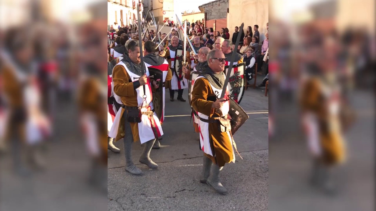 Caballeros de San Jorge - primer desfile del 3 mayo 2017