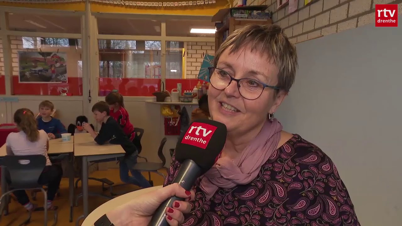 Kinderen kleien voor 75 jaar vrijheid
