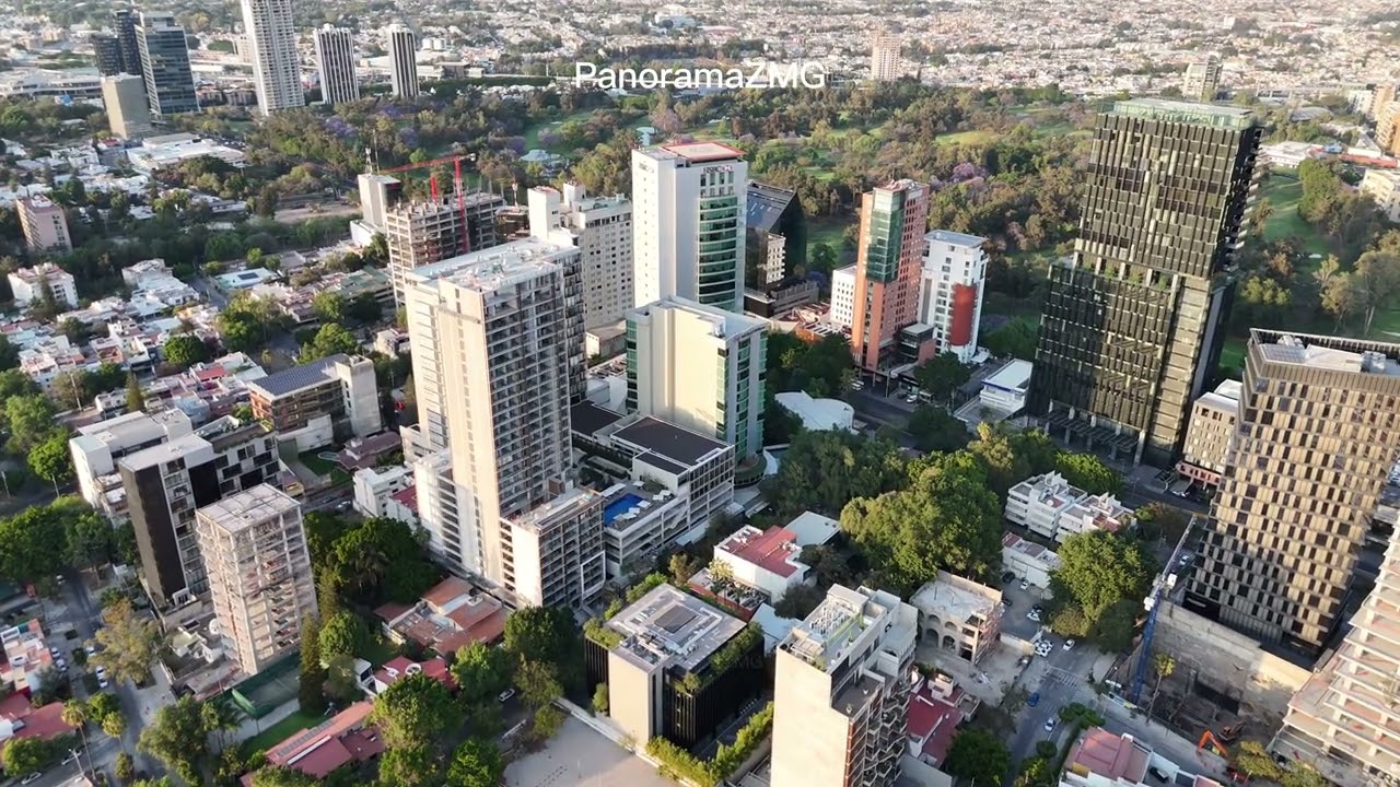 Panorámica de Dia Zona Financiera Guadalajara Febrero 2025 4K