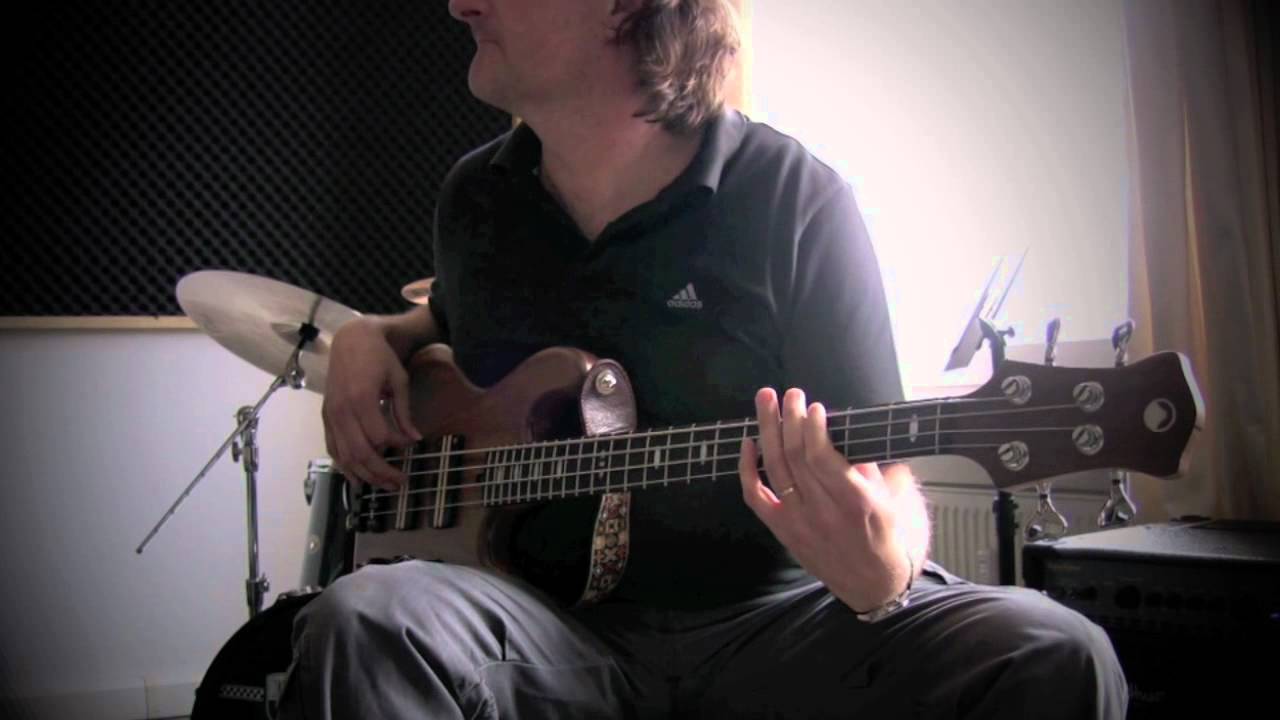 Peter Muller playing the Taranaki Bass