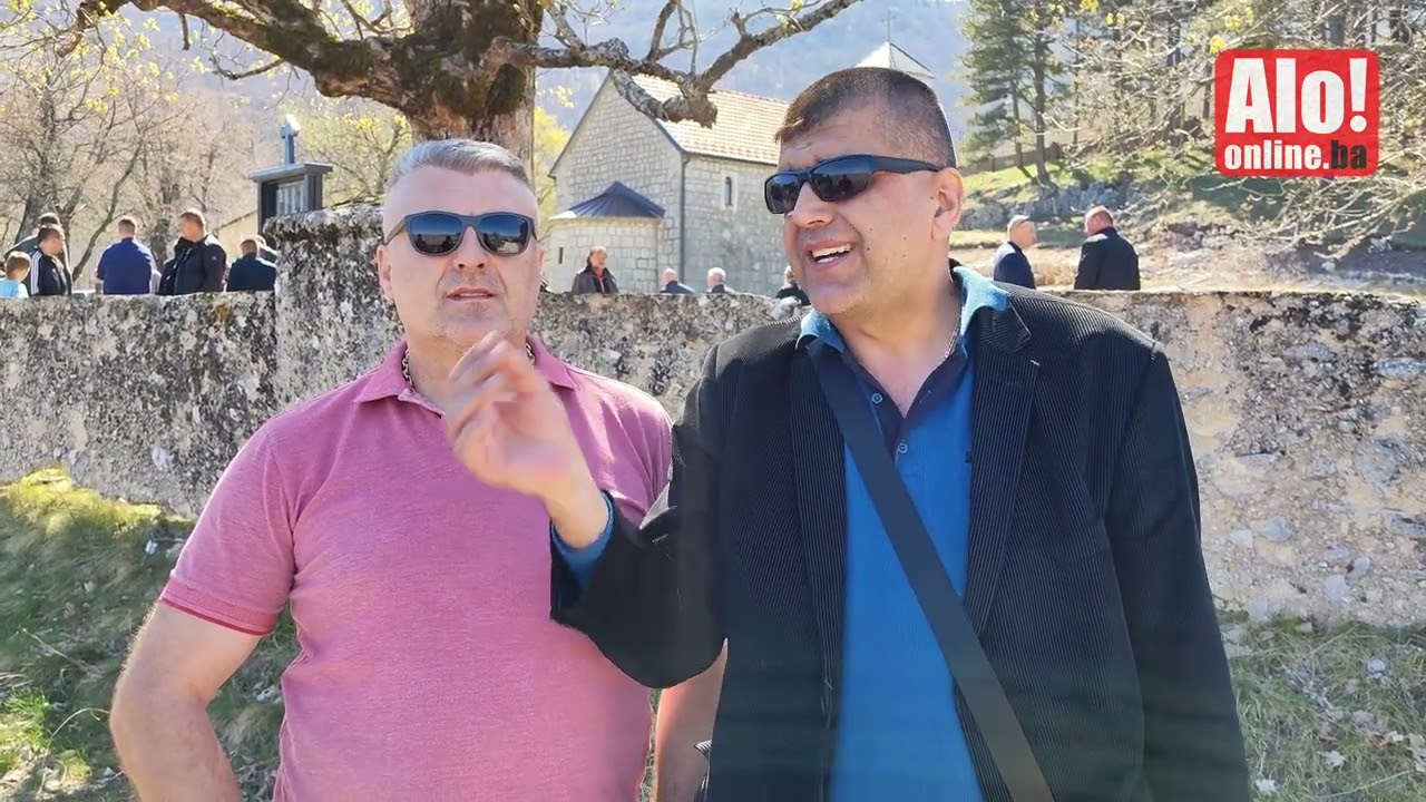 KRAJINA JE PLAKALA ZA LAZOM: Od "svog Lakija" oprostili se i pjevači Žare Đukić i Radovan Lekić