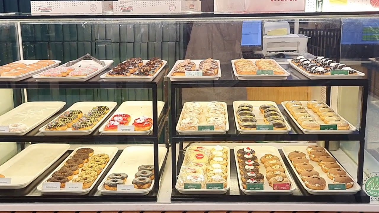 DONAT KRISPY KREME GRAND INDONESIA 🍩🍩 DOUGHNUT #KrispyKreme #krispykremedoughnuts #krispykremedonuts