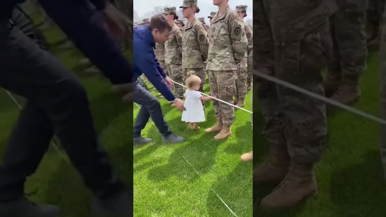 Взгляд вперед, взгляд вверх. Один малыш, один солдат, один момент 🇱🇷 #вирусный #военный #армияСША...