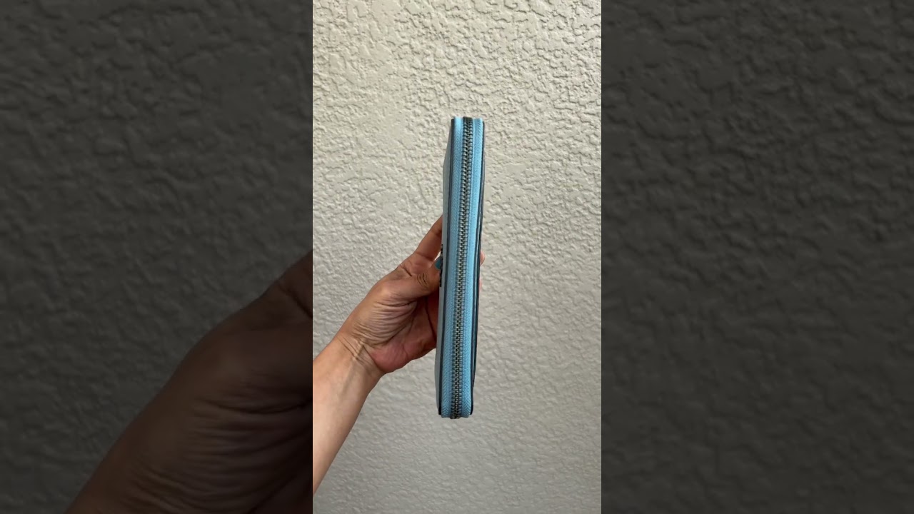 Coach Accordion Zip Wallet Crossgrain leather Pewter/Azure.