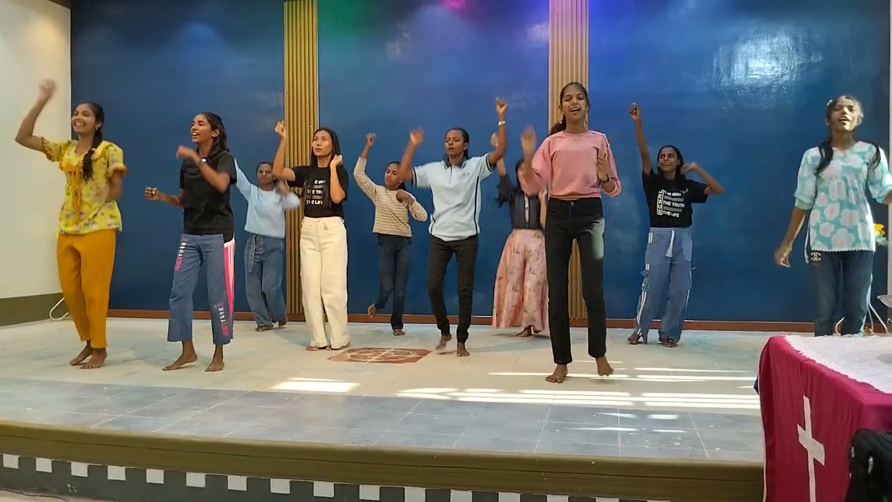 ခရစ္စမတ်တေးသံ Dance Performance 