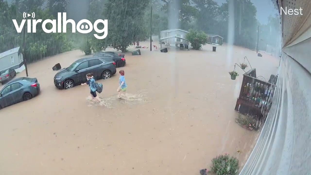 Hardin County, Kentucky Flooding Disaster || ViralHog