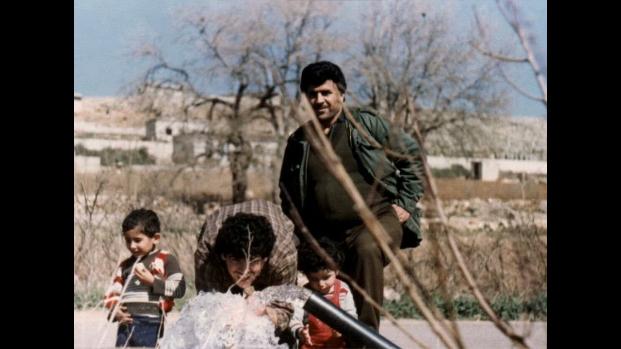صوت جميل آداء رائع أخي الكبير عزت محمد علي بزق عزف محمود محمد علي ,حلب حي الشيخ مقصود الشرقي ١٩٨٢