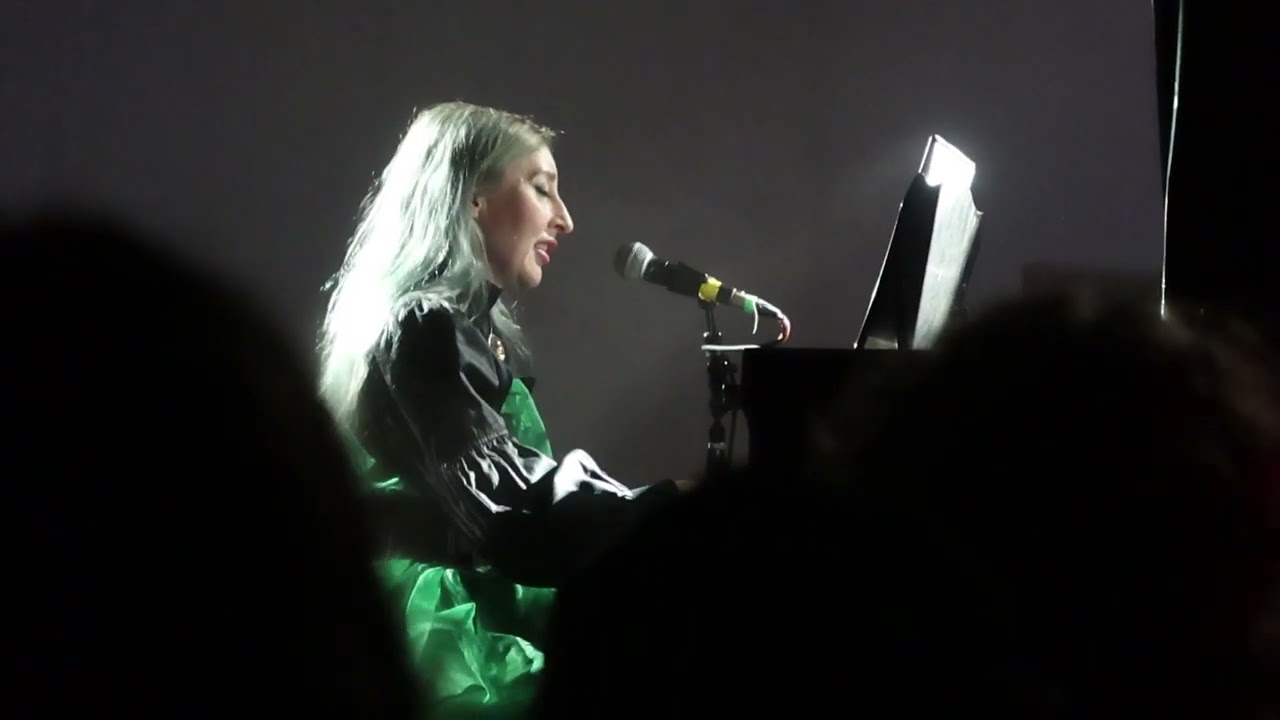 Lingua Ignota | 02 Wayfaring Stranger